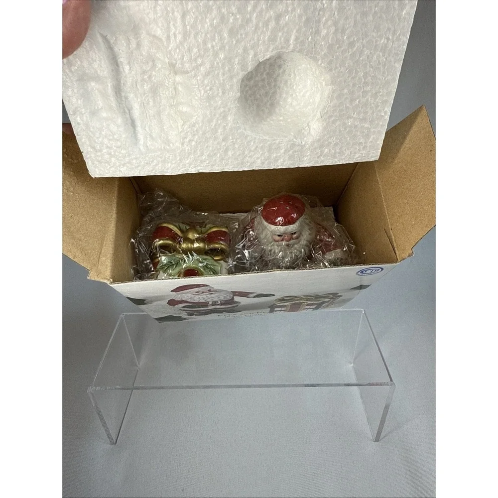Fitz and Floyd Salt and Pepper Shakers Plaid Christmas Santa & Gift Box 2002 NEW